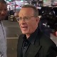 Том Хенкс опсовао обожаваоце након што су му гурнули супругу