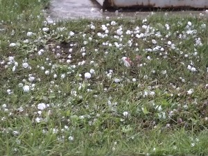 Невреме оштетило све макадамске путеве у Ивањици, а противградни стрелци “пуцали као у рату“