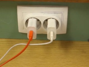 Пуњачи су озбиљан отпад, од 2024. један пуњач за све уређаје