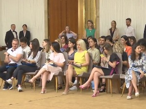 Студенти докторских студија добили уговоре о стипендирању