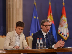 Вучић: Изашли смо у сусрет великом делу захтева радника "Фијата"; ваучери за одмор у Србији 15.000 динара