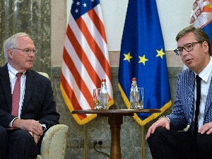 Вучић са Хилом: Отворен разговор о геополитичкој ситуацији, али и практичним питањима