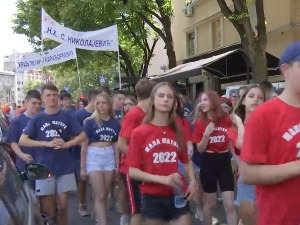 Мали матуранти продефиловали Врачаром