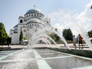 Још један врео дан, температура до 37 степени