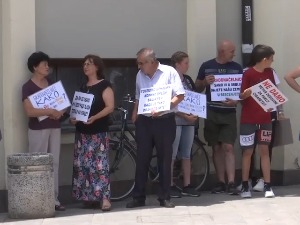 Мештани Паковраћа протестовали због имовине која им се одузима на траси будућег ауто-пута