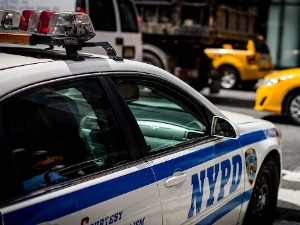 Њујорк, убијена жена док је гурала колица са бебом