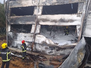 Угашен пожар у хали пластике код Краљева