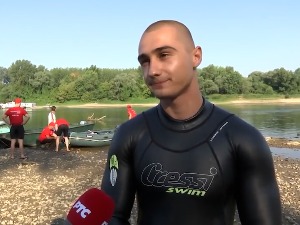 Пливачки маратон Уроша Иванковића од ушћа Дрине у Саву 