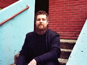 Широм затворених очију: Ди-џеј Кристијан Молнар 	