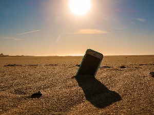 Због роминга многима преседне летовање – шта треба искључити пре преласка границе