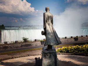 Дан Николе Тесле у Нијагара Фолсу