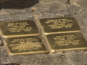 Чувари сећања на породице  Дајч, Кон, Брил – после Зрењанина "камен спотицања" и у Београду 