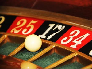 Рекламирање коцкарница у Србији узело маха, ангажују се инфлуенсери и јавне личности