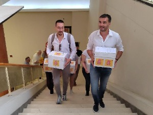 Крени-промени предали петицију, траже да РЕМ не додели националну фреквенцију онима који крше закон