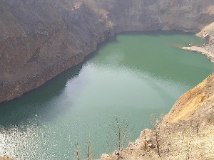 Жена пала са литице Лединачког језера код Новог Сада