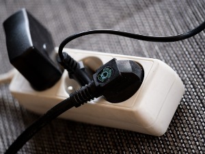 Који уређаји су "енергетски вампири", како можемо да штедимо