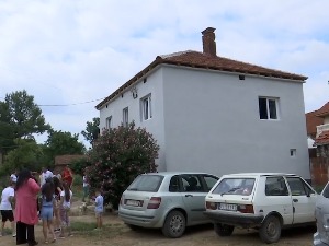 Радост у породици Мишић – некада су живели у једној просторији, а сада свако има своју собу 