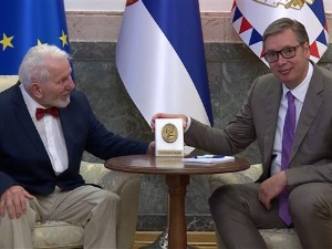 Вучић примио Хипократову медаљу од Друштва лекара Војводине 