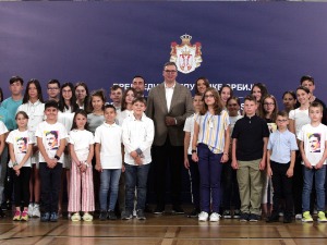 Вучић угостио децу из региона - границе не смеју да ограничавају чување корена