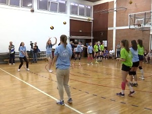 Зрењанин: Маја Огњеновић у одбојкашком кампу и на муралу 