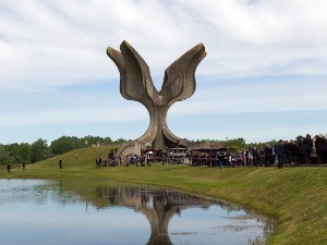 Брнабићева: Скандалозна одлука Хрватске да Вучићу забрани посету Јасеновцу