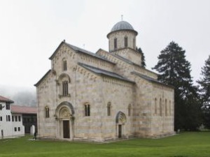 ОЕБС: У порасту број напада на православне цркве и гробља на КиМ