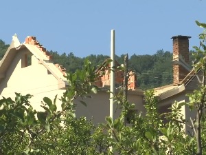 Мештани Паковраћа не дају имања: Из кућа не излазимо док нас не исплате