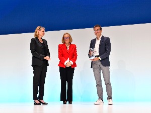 Награда „Увид у будућност 2022“ додељена научнику Тобиасу Ербу за фиксацију и конверзију угљен-диоксида