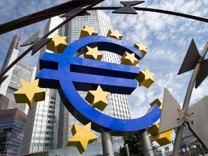 Да ли је снажан пад евра индикатор дугорочног слабљење еврозоне? Да ли је снажан пад евра индикатор дугорочног слабљење еврозоне?