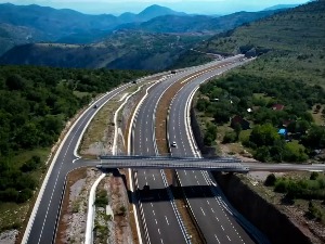 Како избећи гужве до мора и зашто су се запалили аутомобили на ауто-путу Бар-Бољаре