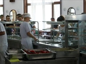 Живот у студентском дому се итекако исплати – за три оброка у мензи 266 динара