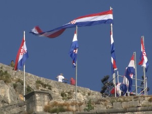 Политичке тензије у Хрватској око обележавања “Олује“, за Србе сећање и туга