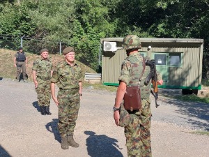 Генерал Мојсиловић обишао базу "Мрче" у Копненој зони безбедности
