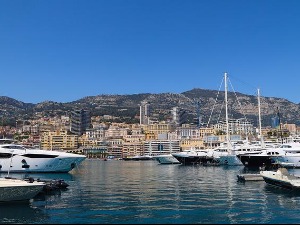 Расна дискриминација у француском рају – Африканци не могу до лежаљки на Азурној обали