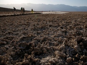 Поплављена Долина смрти у САД, бујице воде у “земљи екстрема” једном у хиљаду година