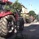 Протест пољопривредника – тракторима блокирали зграду Општине Рача, завршен састанак са премијерком