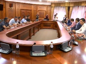 Ратари после састанка са премијерком: Укида се забрана извоза житарица и уљарица, настављамо протесте