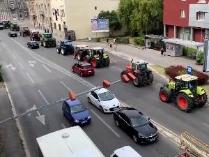Пољопривредници и данас на улицама, настављен протест