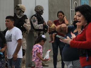 Војска заводи ред на улицама после обрачуна картела у мексичком граду Хуарез