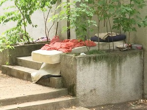 Где сместити бескућнике – у Београду их је више хиљада, у прихватилиштима неколико стотина места