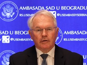 Хил: Не водим антисрпску политику, ту сам да градим јаче српско-америчке односе
