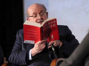 Руждијеви „Сатански стихови“ поново на врху Амазонове бестселер листе