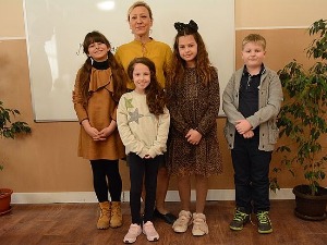 Мина прелази нивое - Мина брани тврђаву