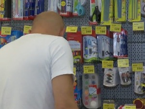 Деца и родитељи припремају се за школу – зна се ко бира, а ко плаћа школски прибор