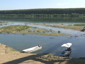 Водостај Дунава близу историјског минимума - како обустава пловидби утиче на поскупљења
