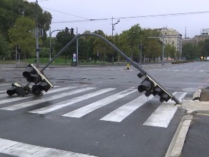 Пукла цев пречника два метра, део Београда без воде