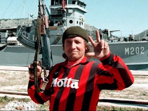 Година у којој се Албанија распала: Марио Кемпес, албански газда Језда и полугодишњи грађански рат Година у којој се Албанија распала: Марио Кемпес, албански газда Језда и полугодишњи грађански рат