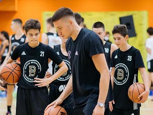 Богдановић: Учим децу да воле кошарку и уживају у спорту