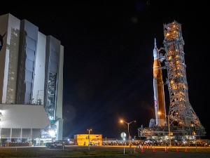 Људска нога после пола века, поново ће газити по Месецу