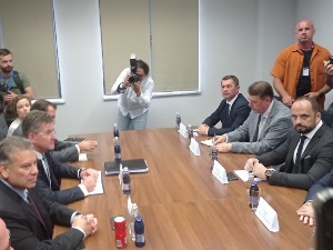 Лајчак после састанка са представницима Срба: Не ради се о победницима и губитницима, већ о људима који овде живе